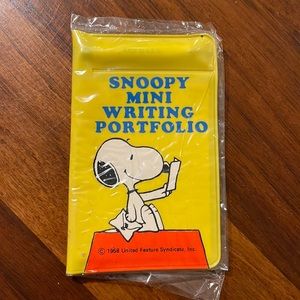 VINTAGE SNOOPY MINI WRITING PORTFOLIO - CUTE STATIONERY SET!